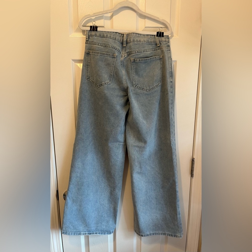 Wide Leg Light Wash Jeans with Pink Bow Embroidery - Picture 7 of 9